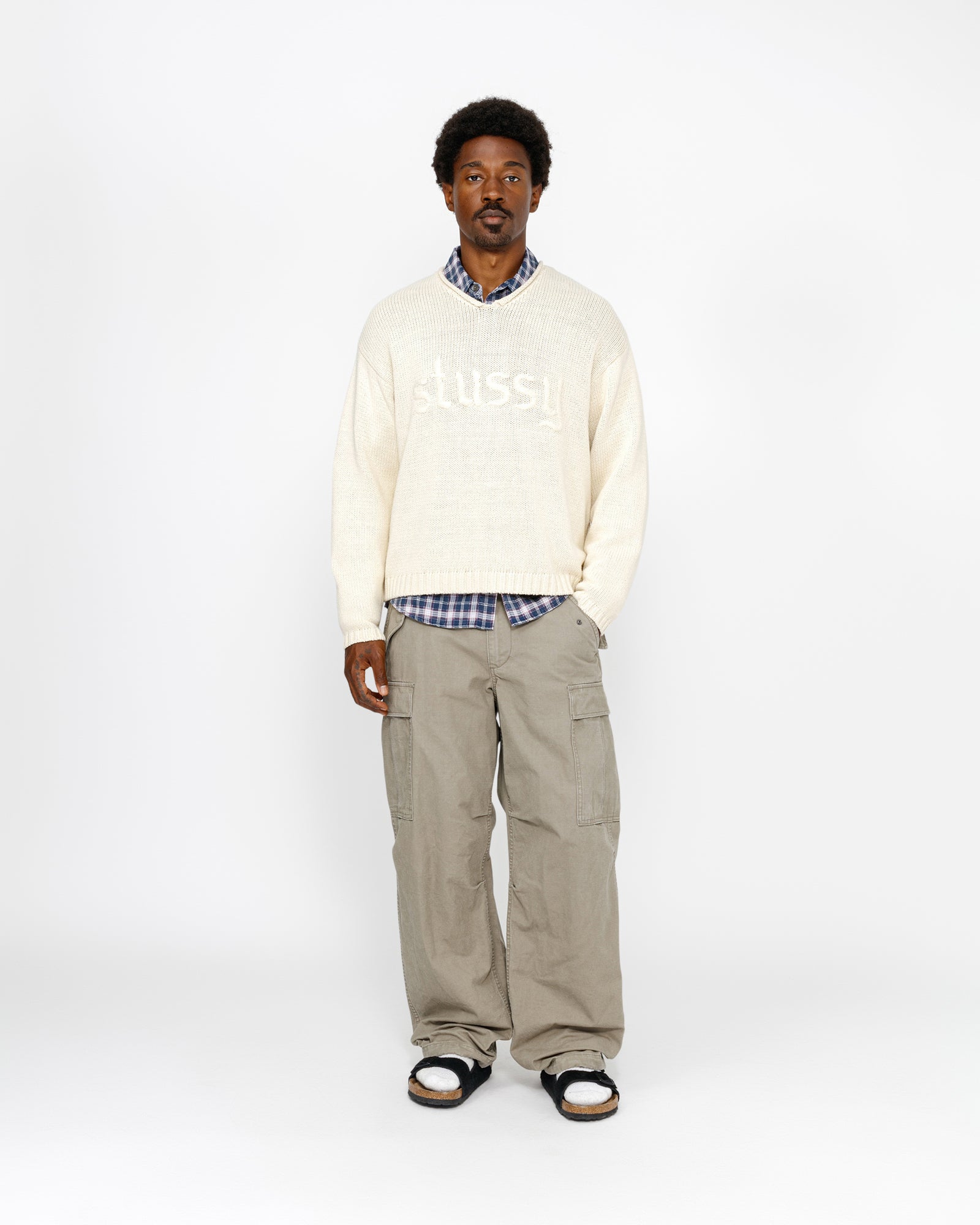 ROLL V-NECK LOGO SWEATER NATURAL