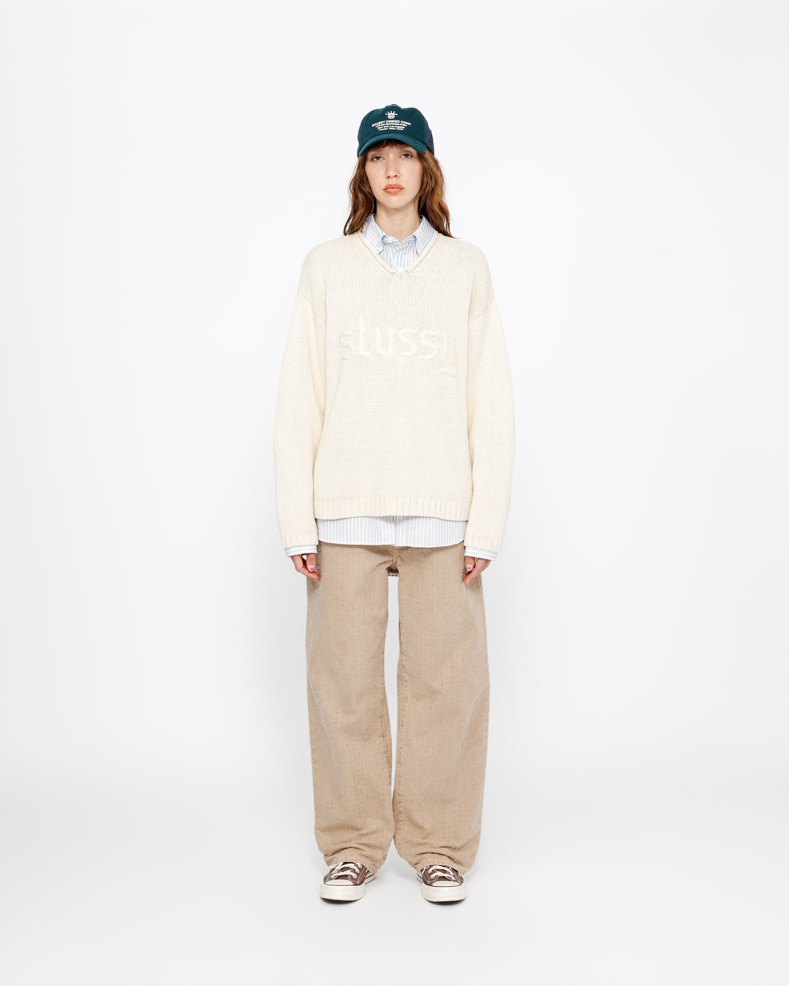 ROLL V-NECK LOGO SWEATER NATURAL