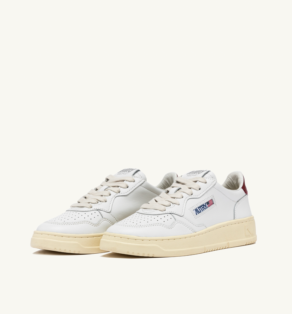 MEDALIST LOW SNEAKERS IN WHITE AND SYRAH LEATHER