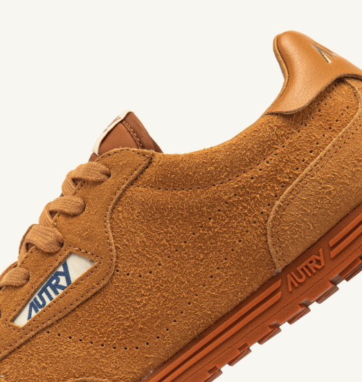 WINDSPIN LOW WOM PERFOR/SUEDE SAND