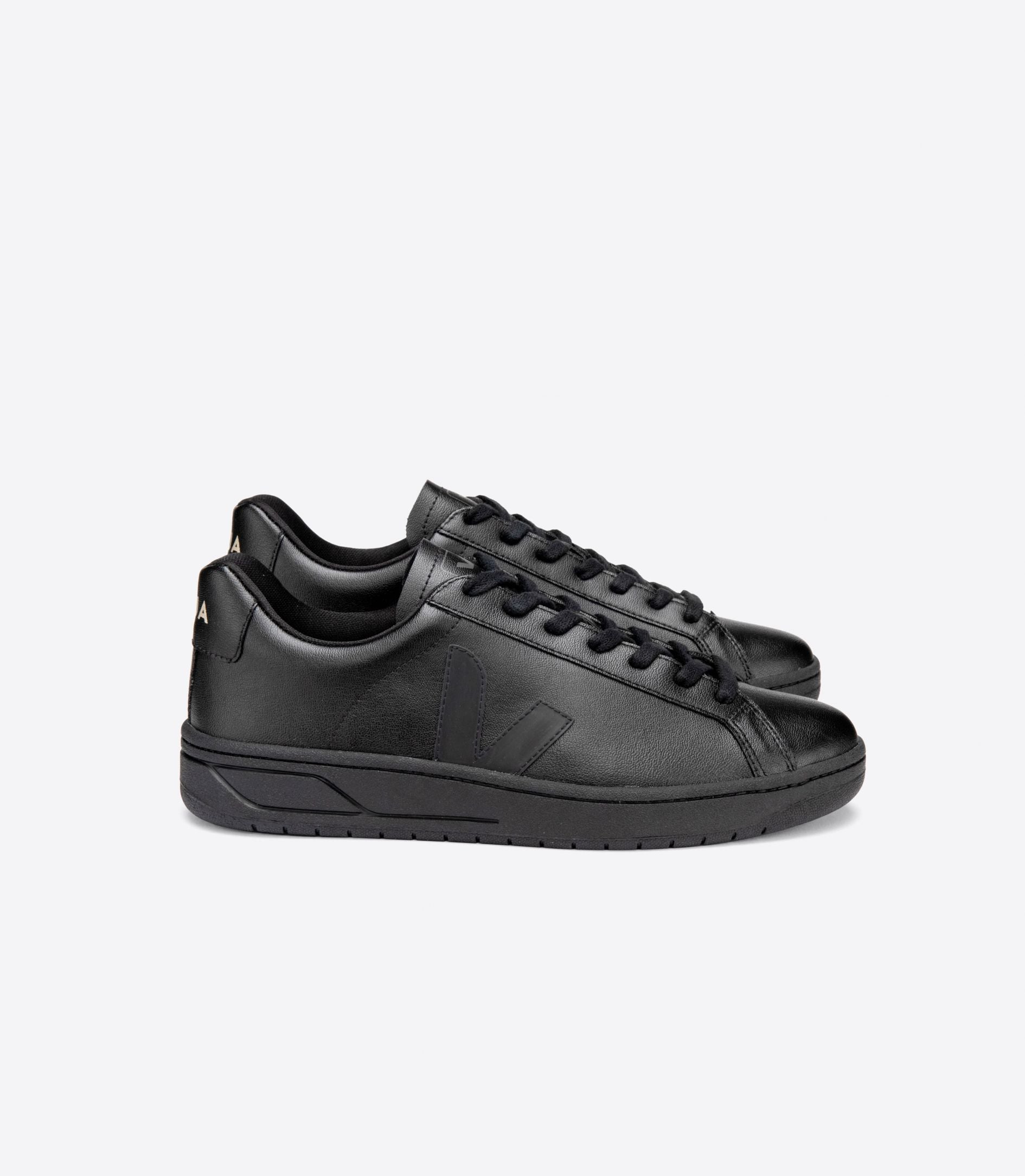 Zapatilla Veja Urca CWL Full Black