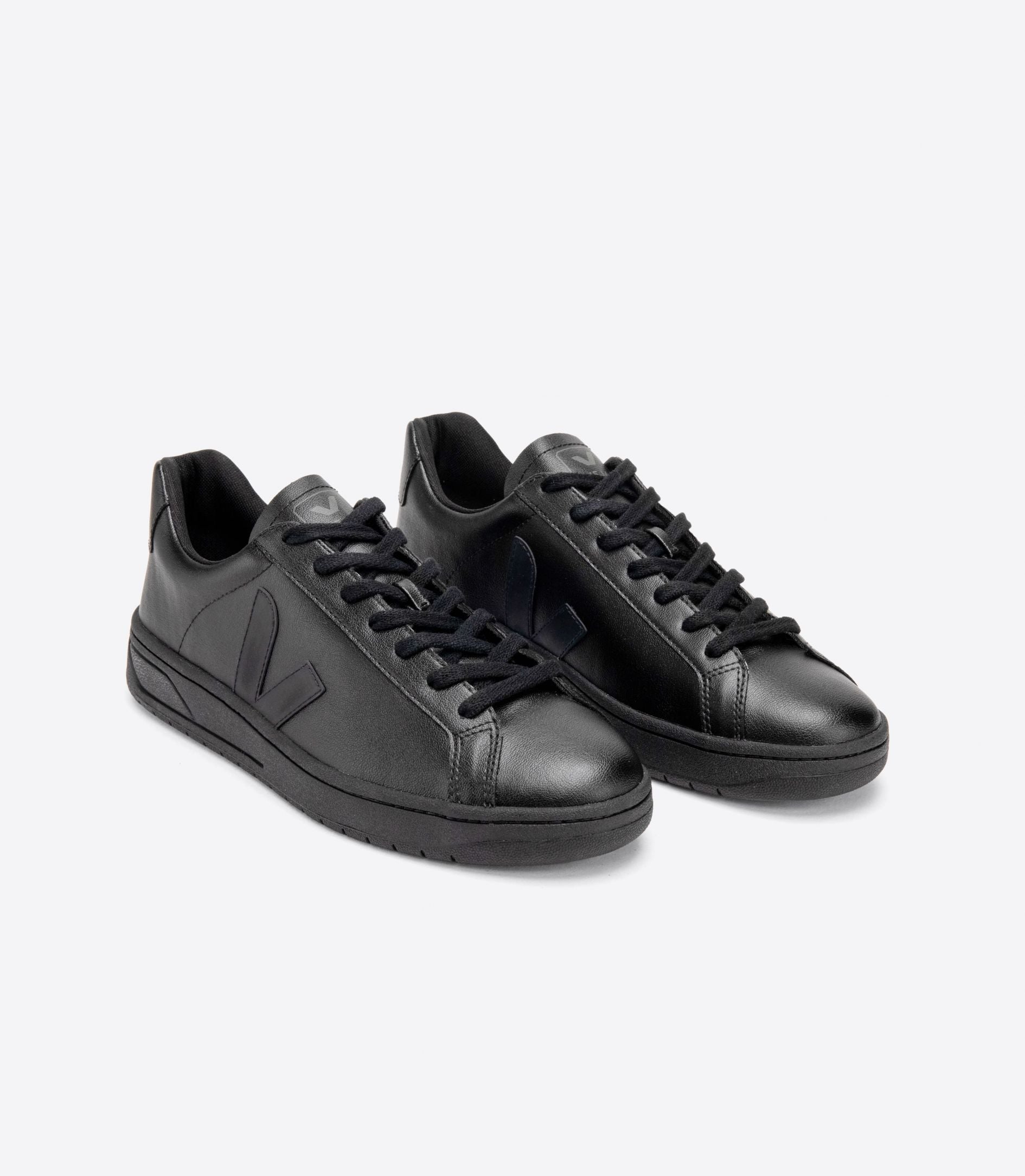 Zapatilla Veja Urca CWL Full Black
