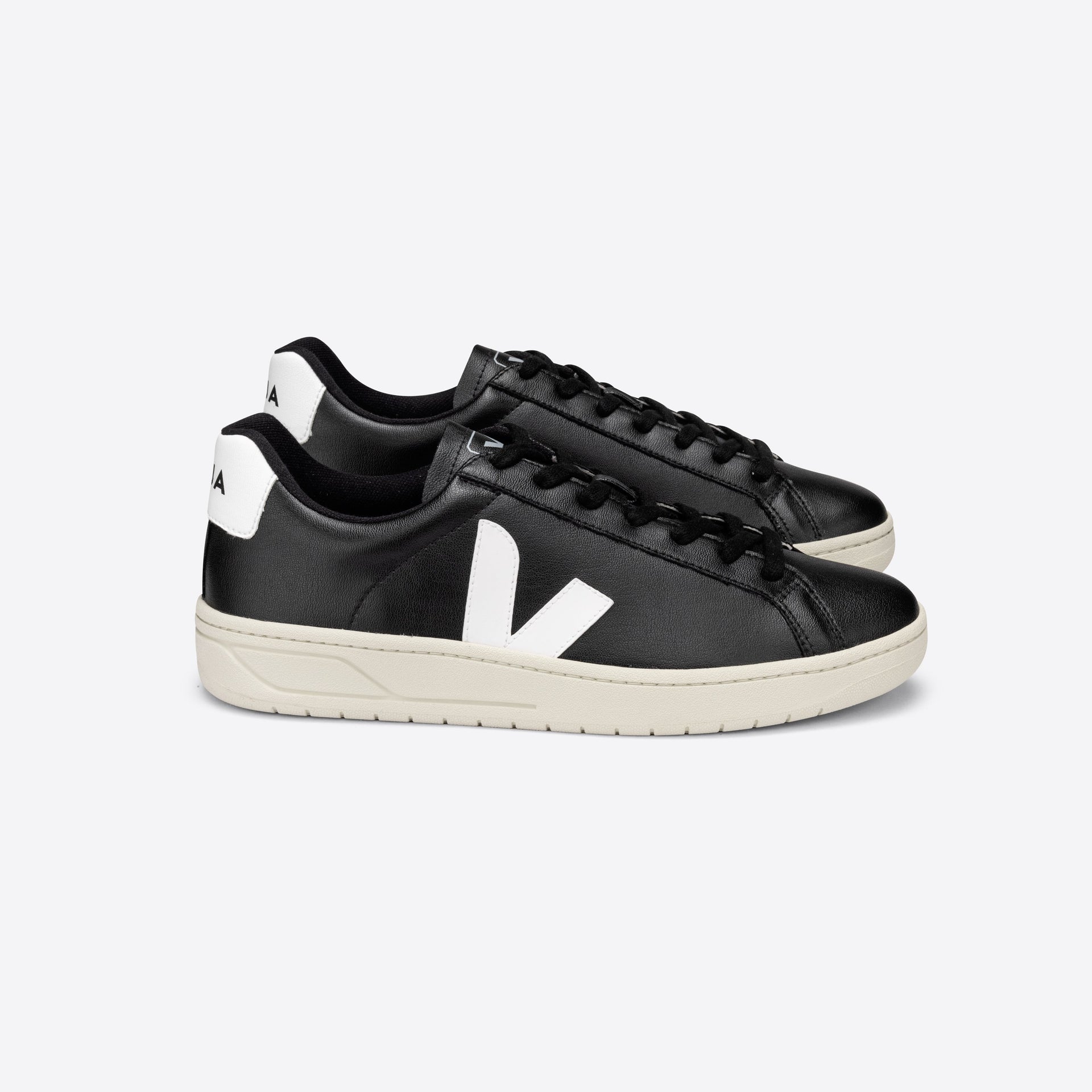 Zapatilla Urca Black White