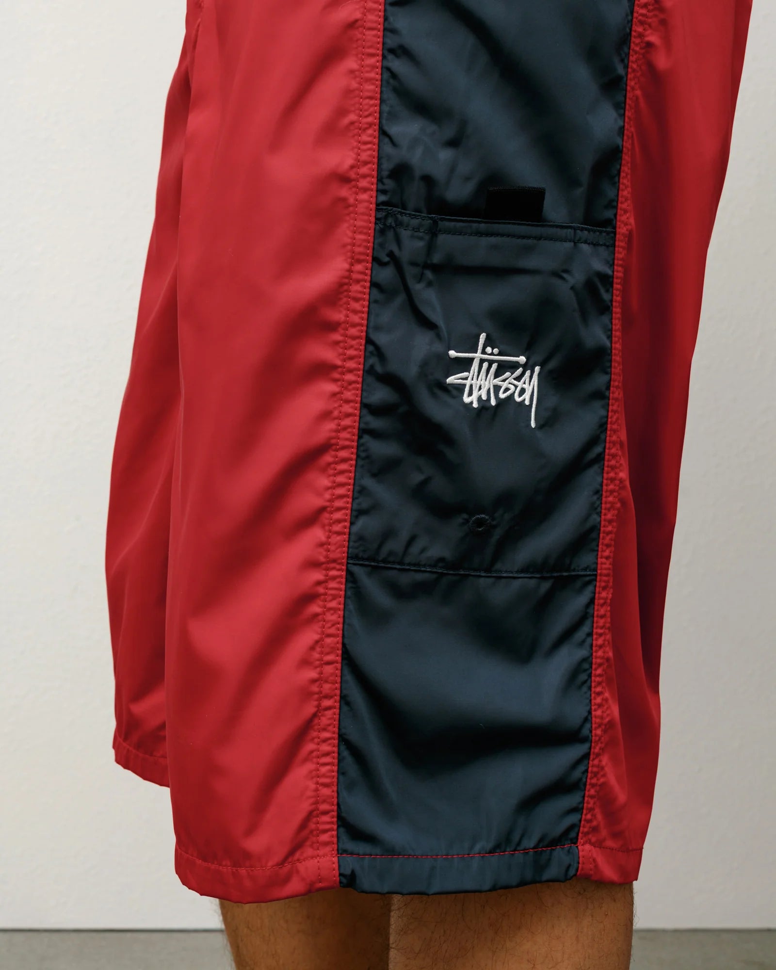 PANELED BOARD SHORT RED