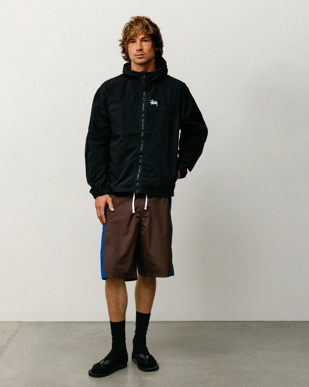 LIGHTWEIGHT HOODED JACKET BLACK