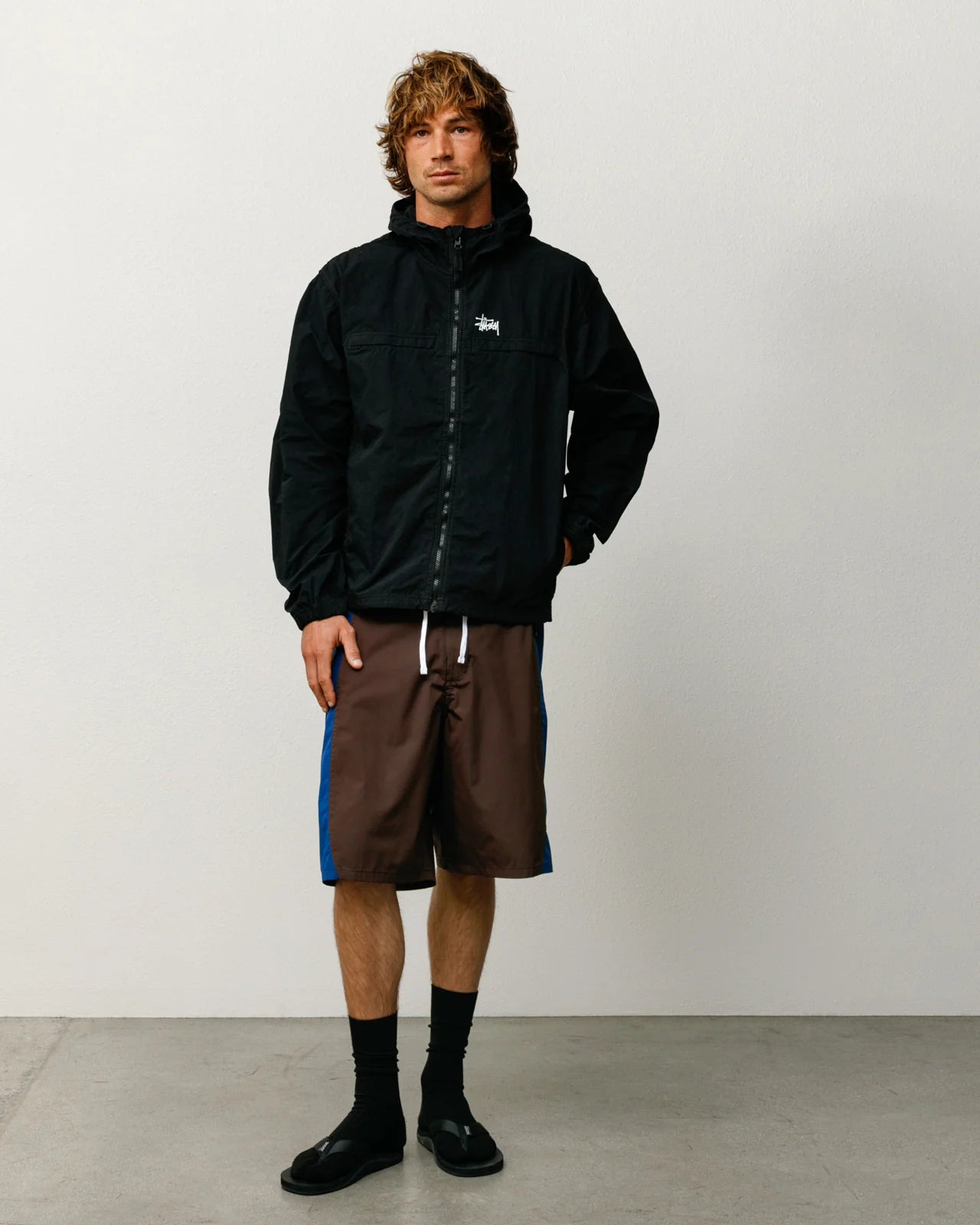 LIGHTWEIGHT HOODED JACKET BLACK
