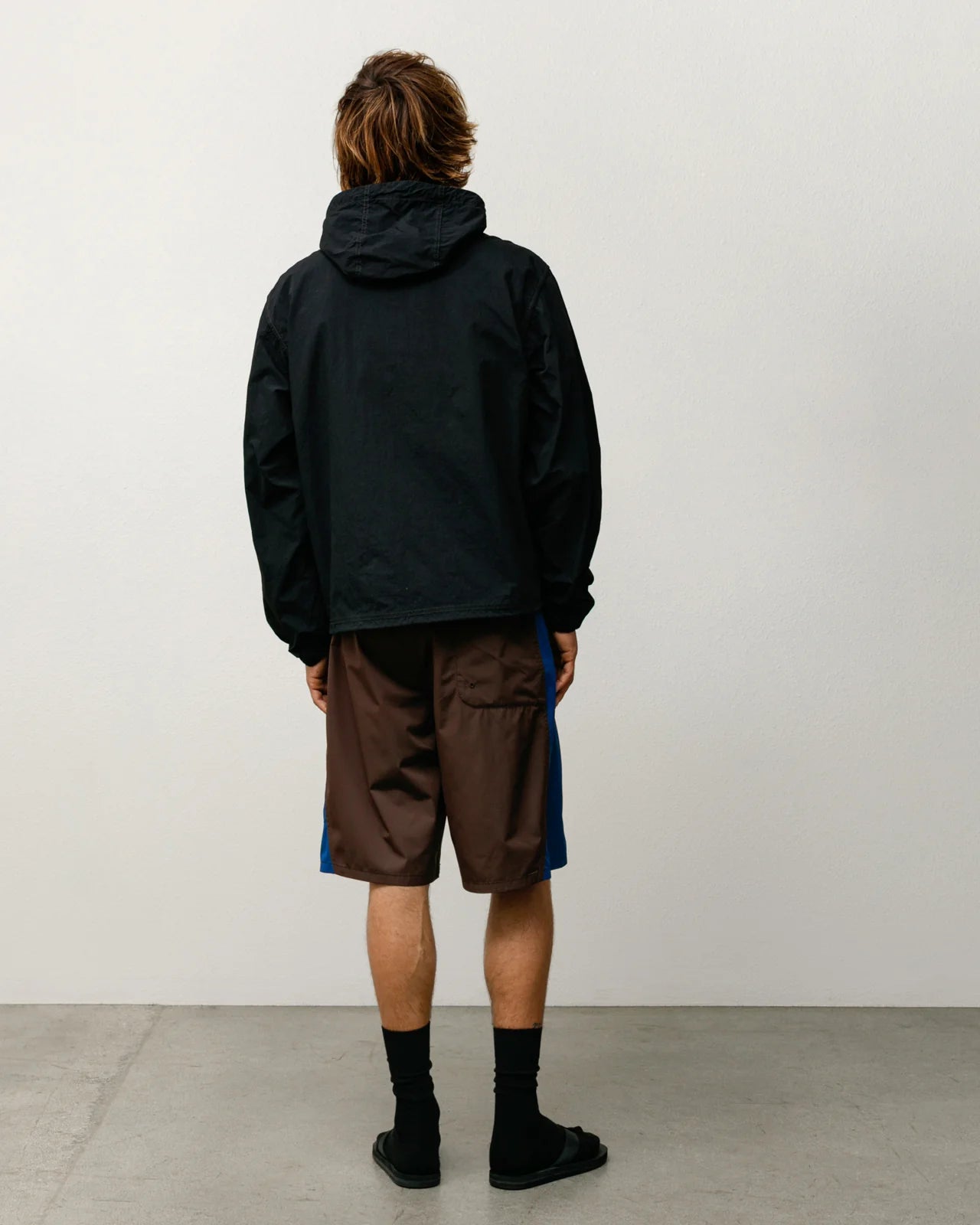 LIGHTWEIGHT HOODED JACKET BLACK