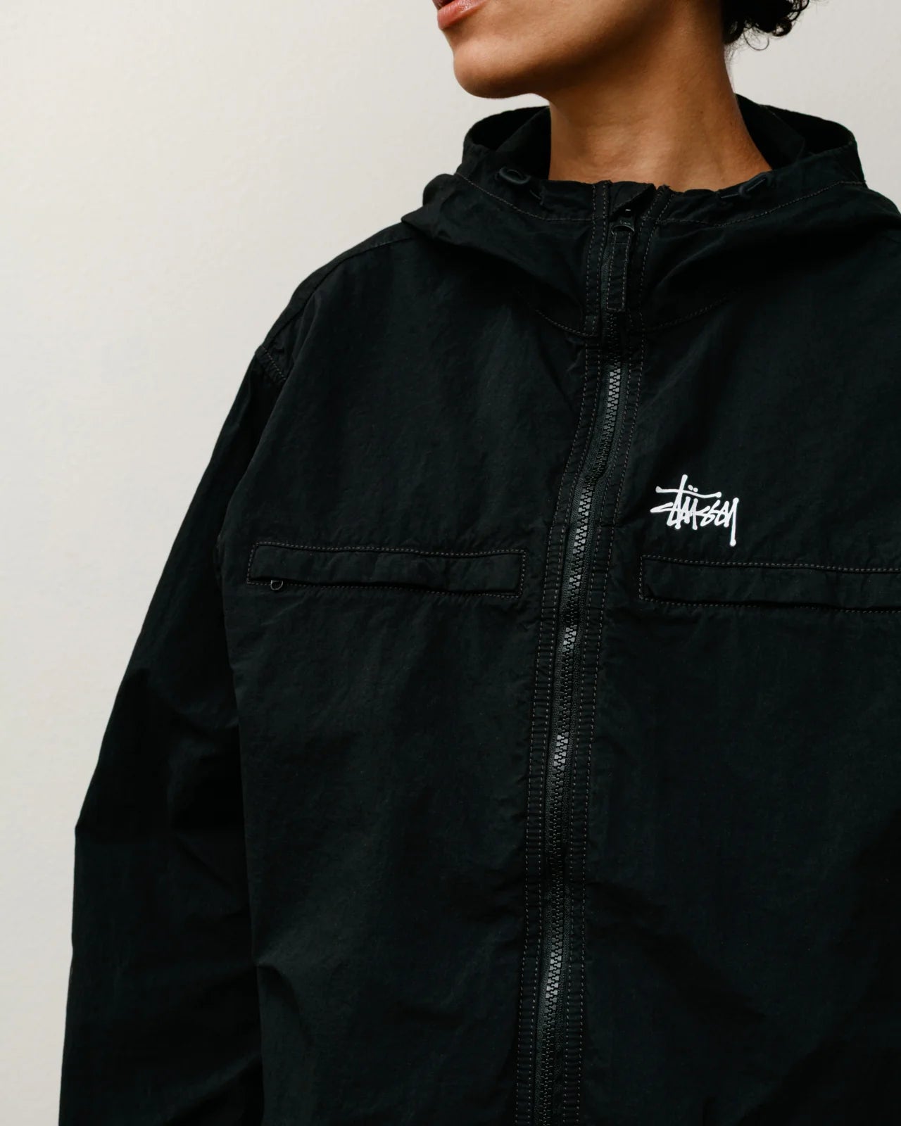 LIGHTWEIGHT HOODED JACKET BLACK