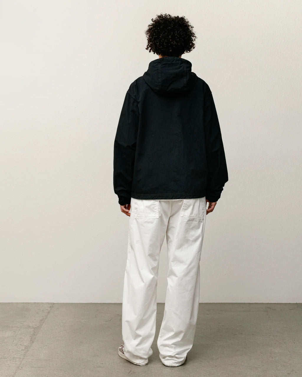 LIGHTWEIGHT HOODED JACKET BLACK