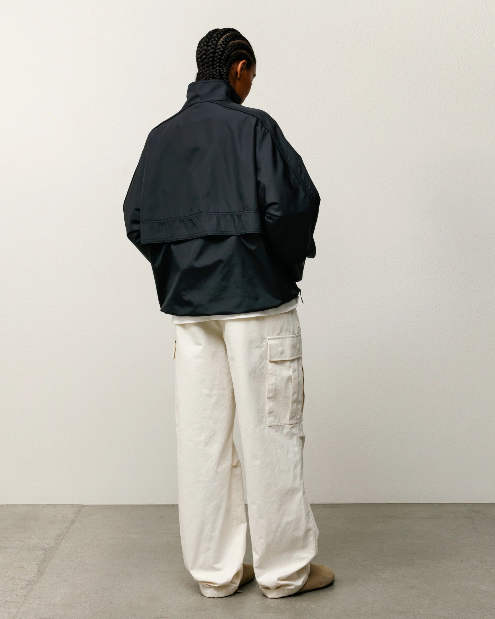 LIGHTWEIGHT PULLOVER JACKET BLACK