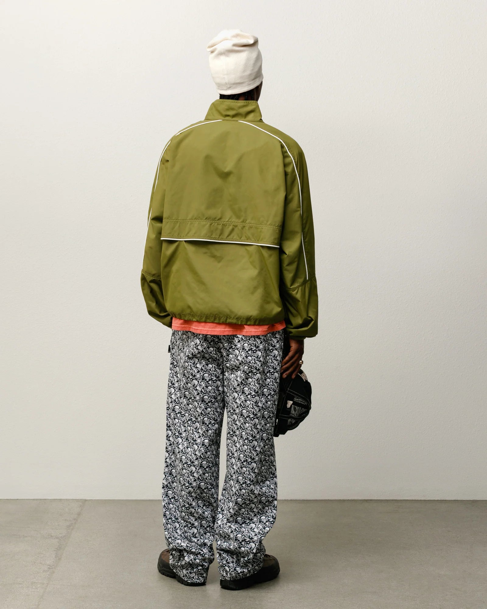 LIGHTWEIGHT PULLOVER JACKET OLIVE