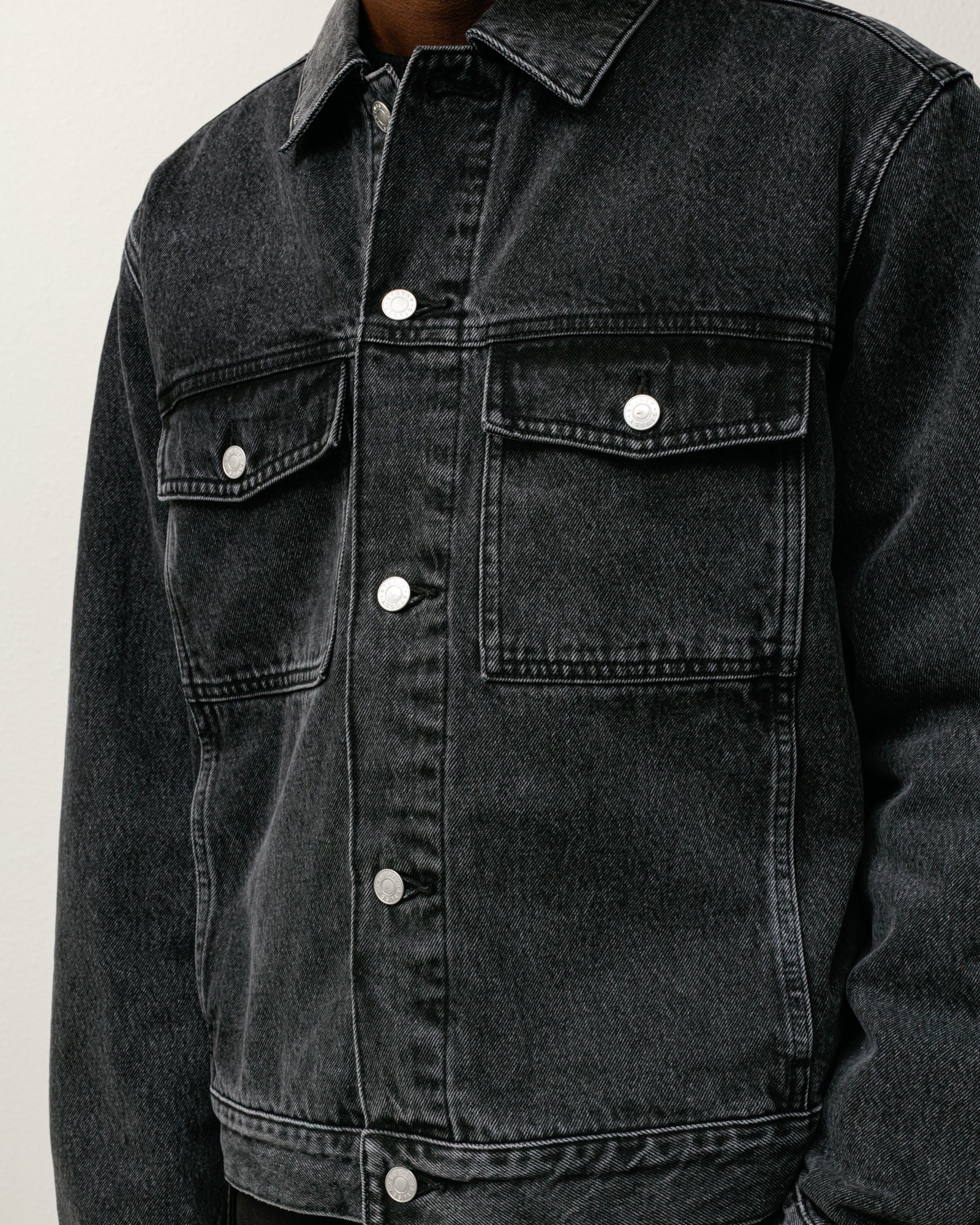 LINED DENIM TRUCKER VINTAGE BLACK