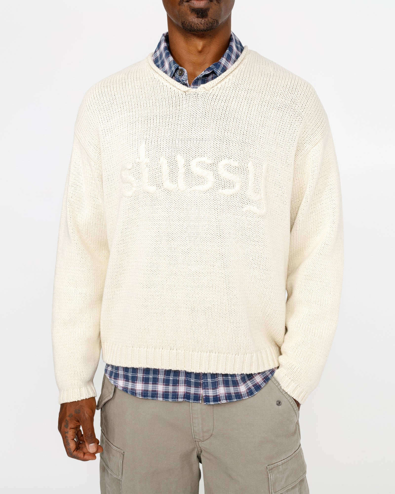 ROLL V-NECK LOGO SWEATER NATURAL