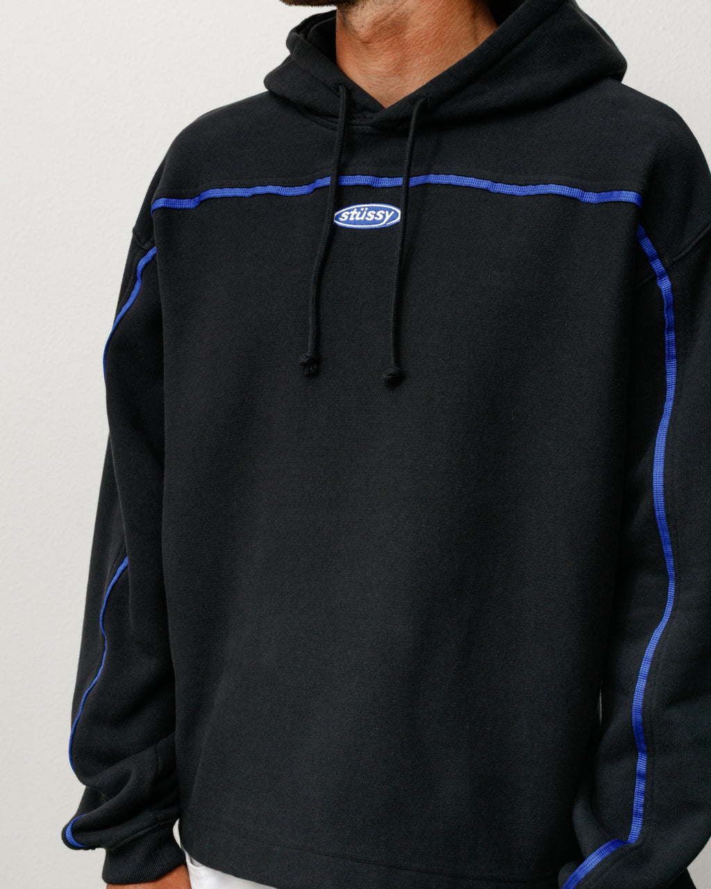 OVAL PULLOVER HOOD BLACK