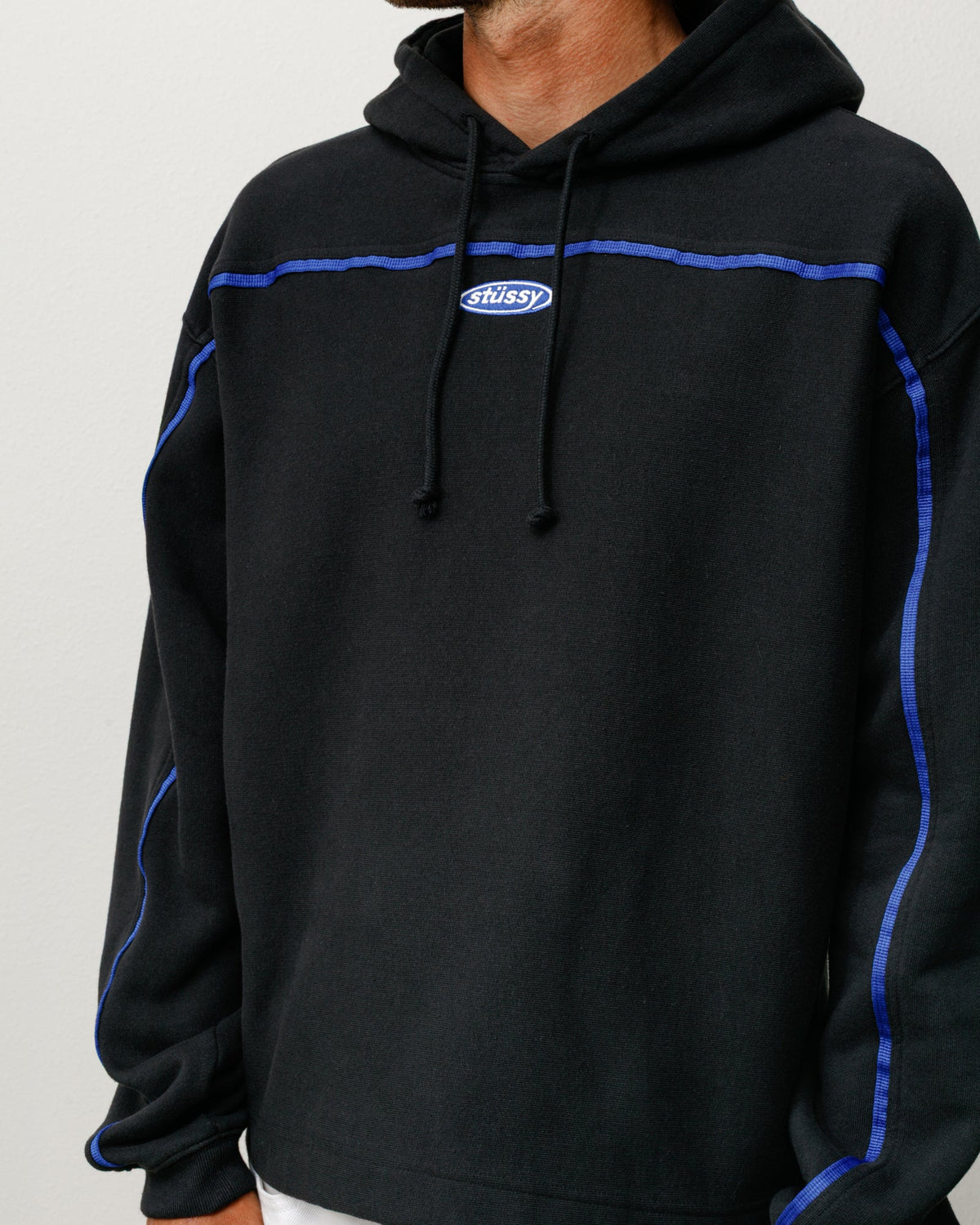 OVAL PULLOVER HOOD BLACK