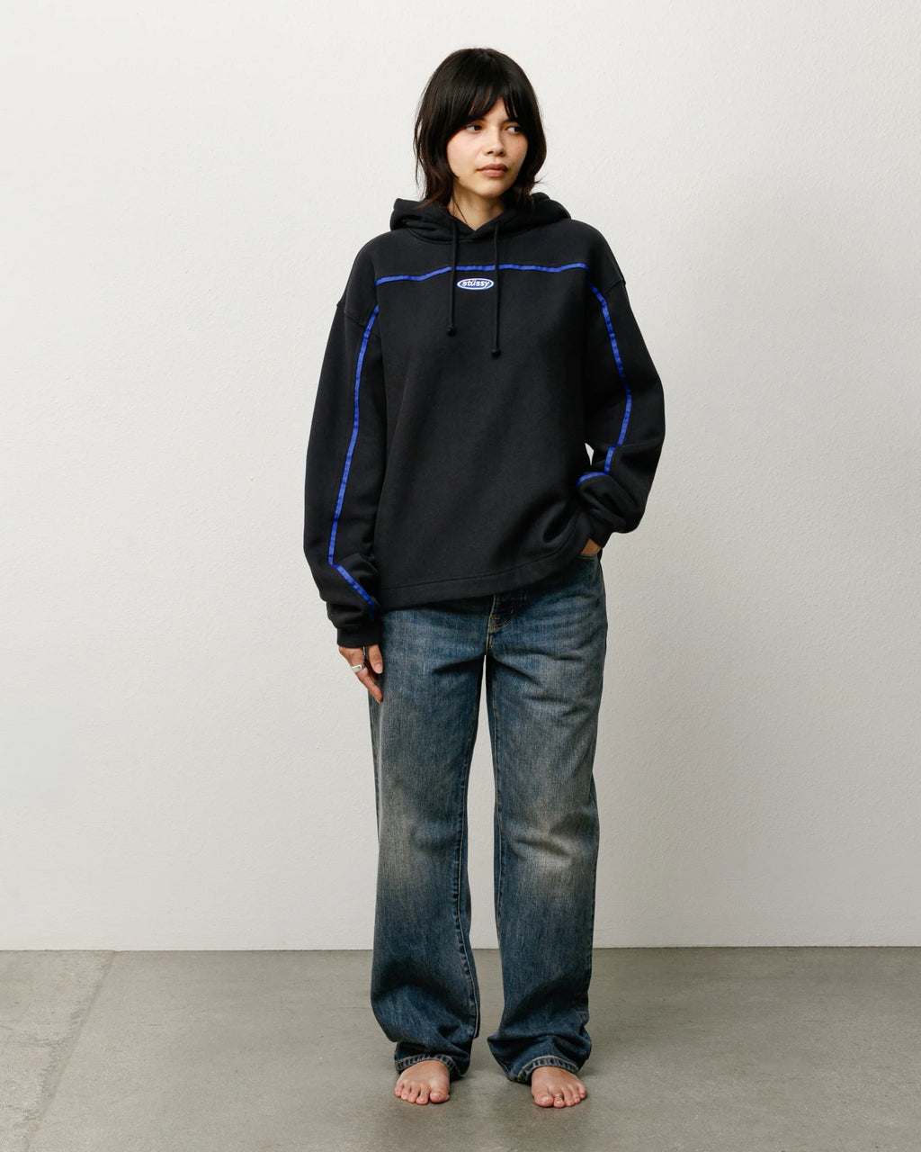 OVAL PULLOVER HOOD BLACK