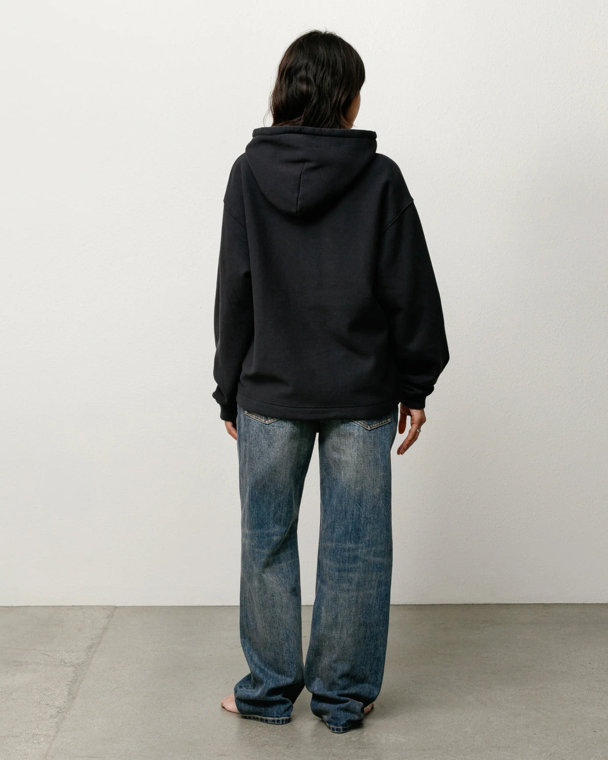OVAL PULLOVER HOOD BLACK