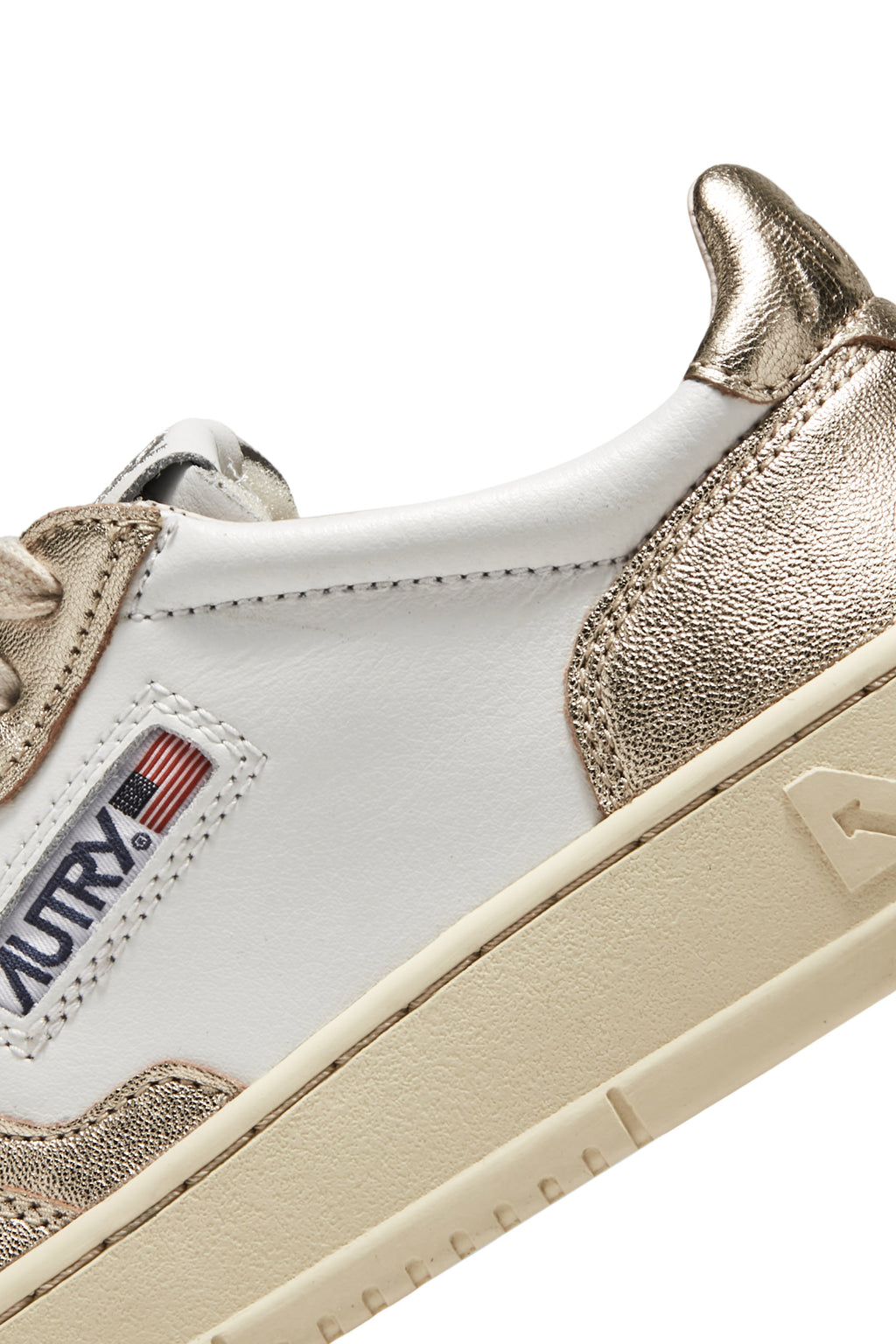 MEDALIST LOW WOM LEAT/LEAT WHT/PLATINUM