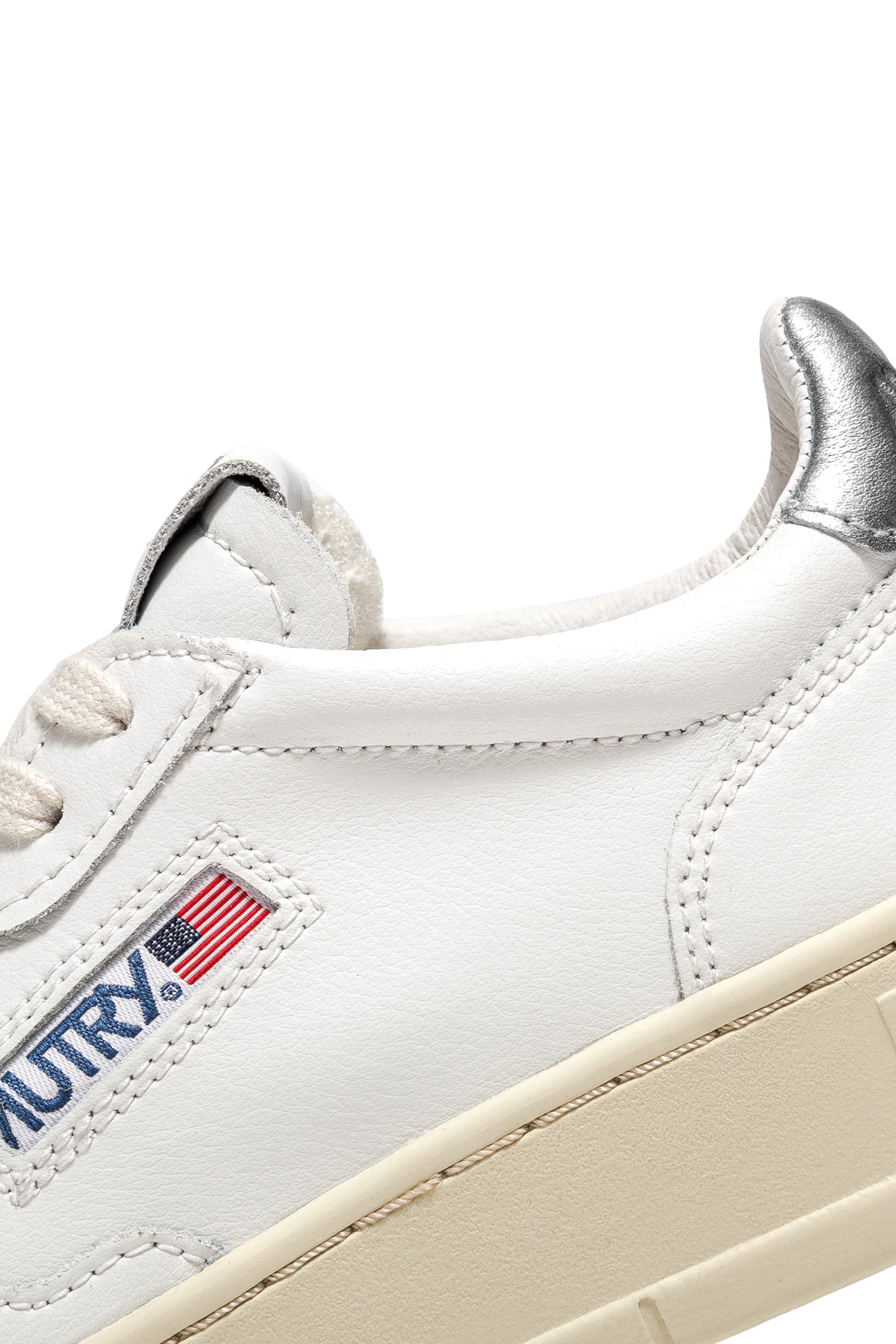 MEDALIST LOW WOM LEAT/LEAT WHT/SILVER