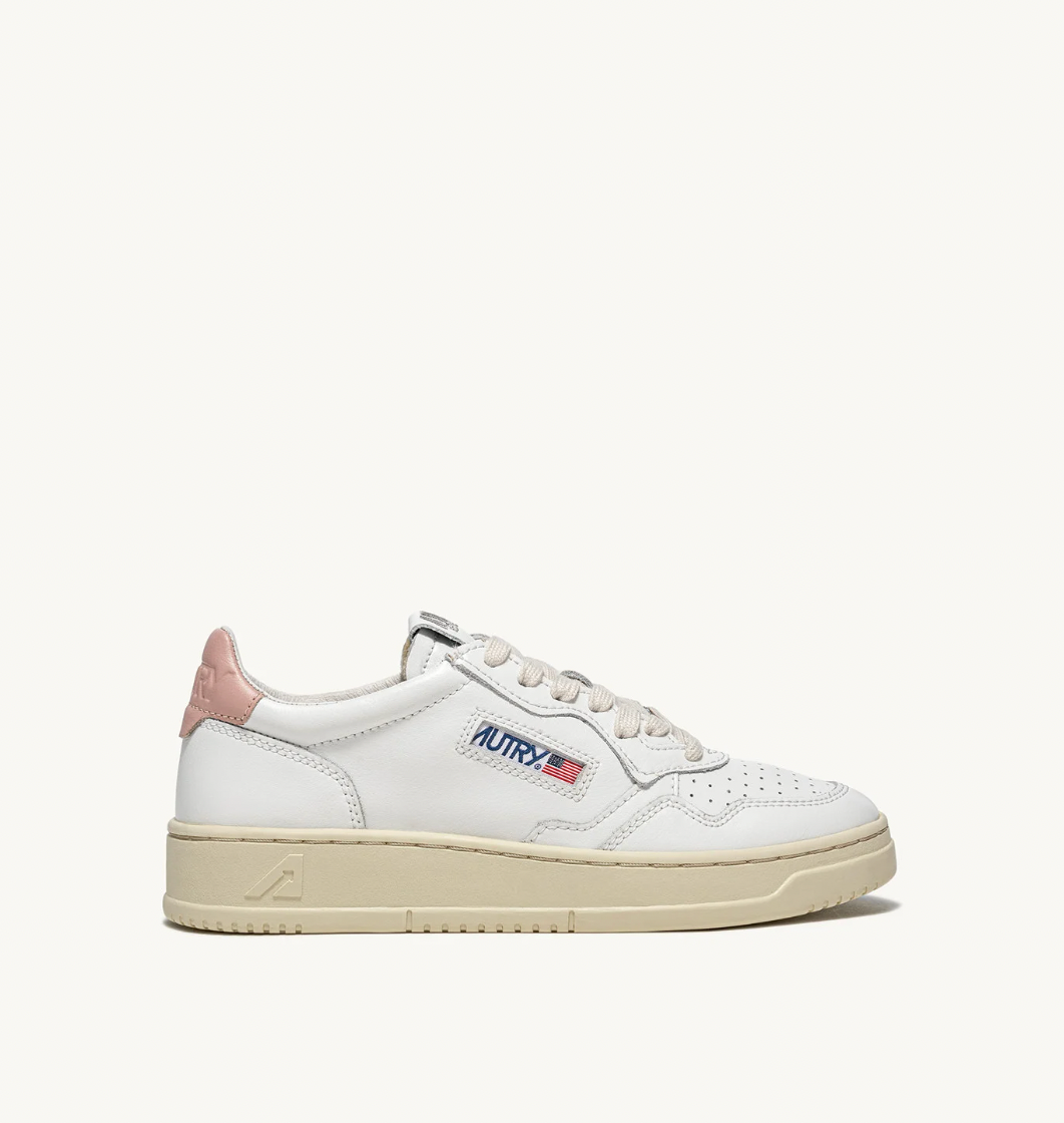 MEDALIST LOW SNEAKERS IN WHITE AND PINK LEATHER