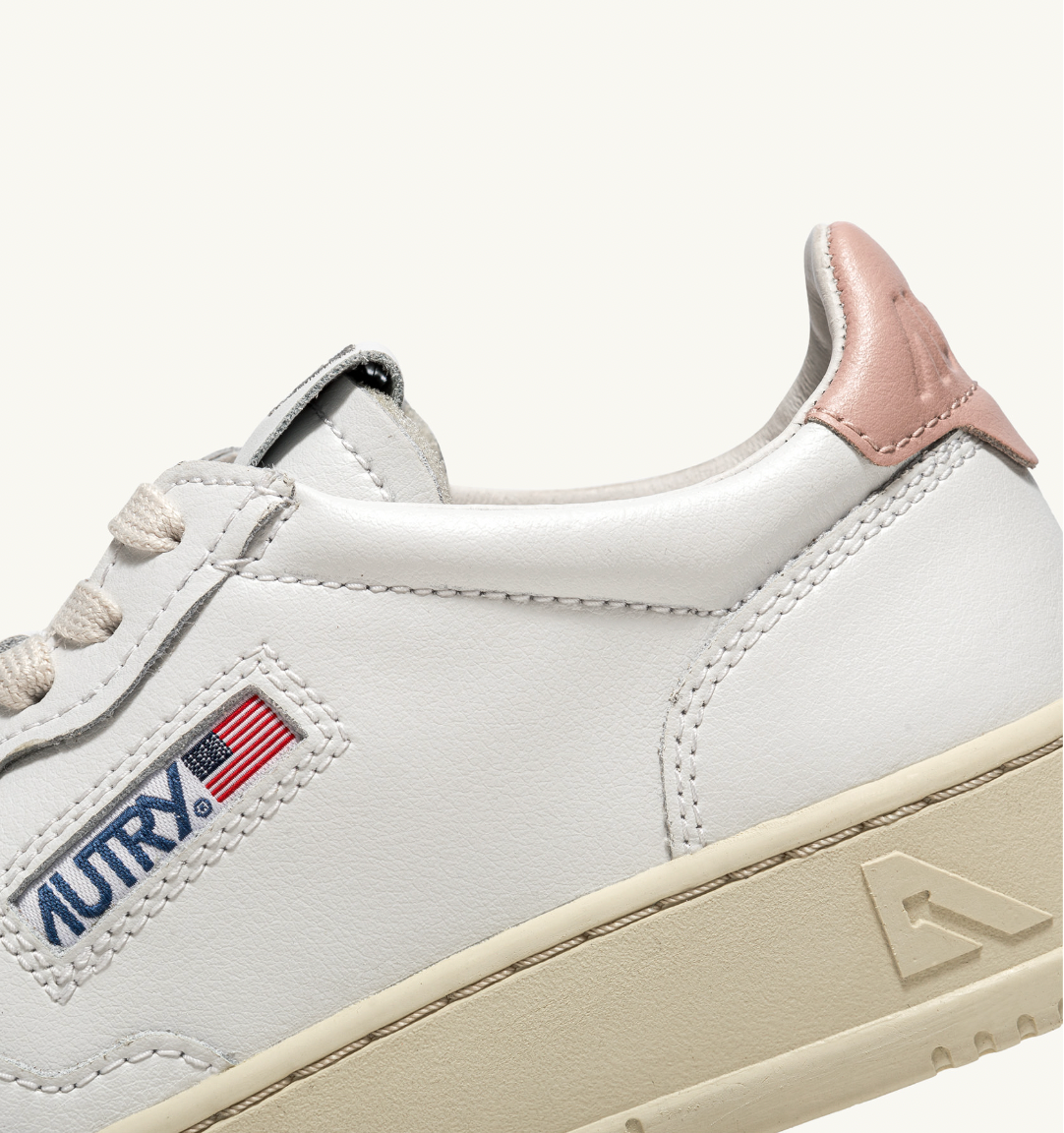 MEDALIST LOW SNEAKERS IN WHITE AND PINK LEATHER