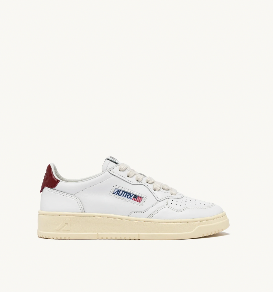 MEDALIST LOW SNEAKERS IN WHITE AND SYRAH LEATHER