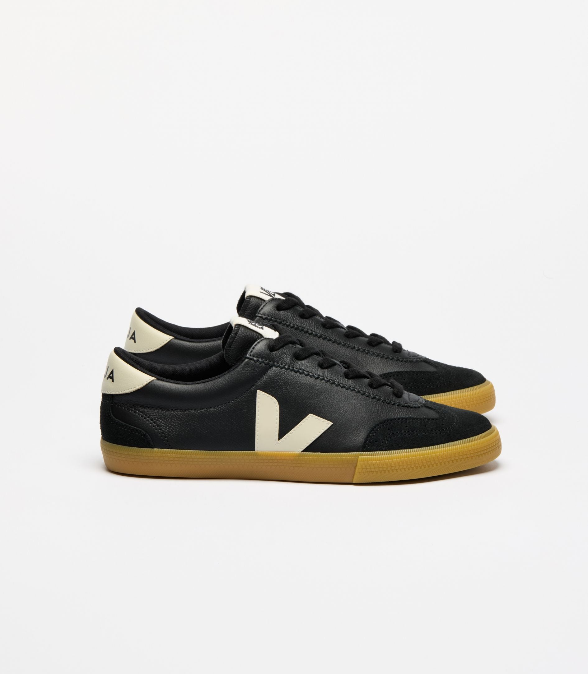 Zapatillas Veja O.T Volley Leather Black Pierre