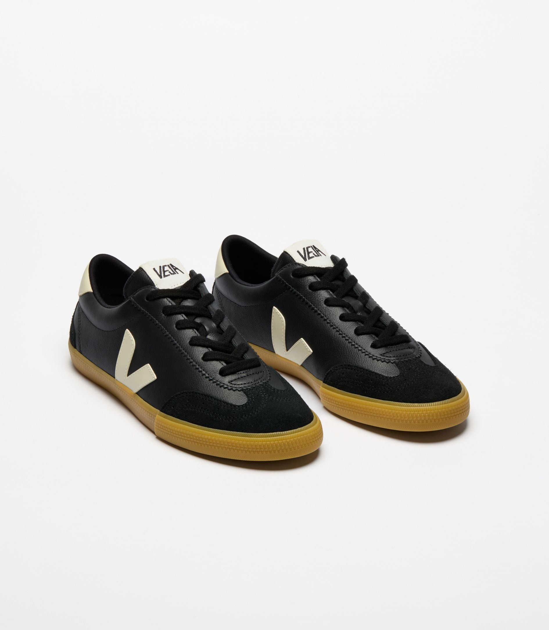 Zapatillas Veja O.T Volley Leather Black Pierre