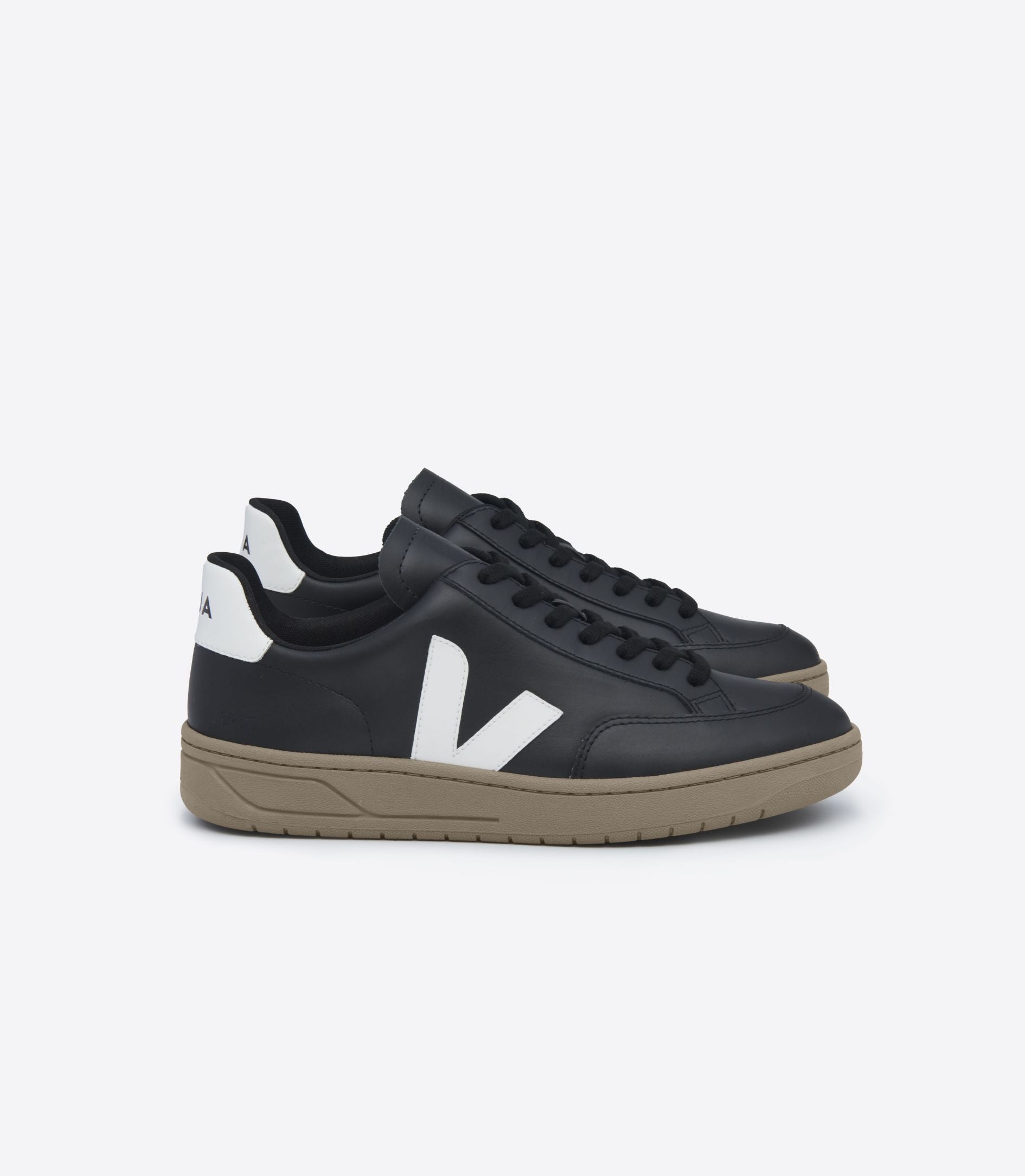 Zapatillas Veja V-12 Black White Dune