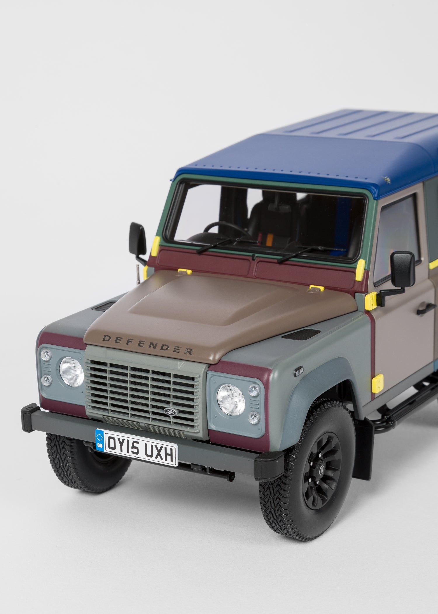 Paul Smith + Land Rover - 1:18 Die Cast Metal Collector's Edition