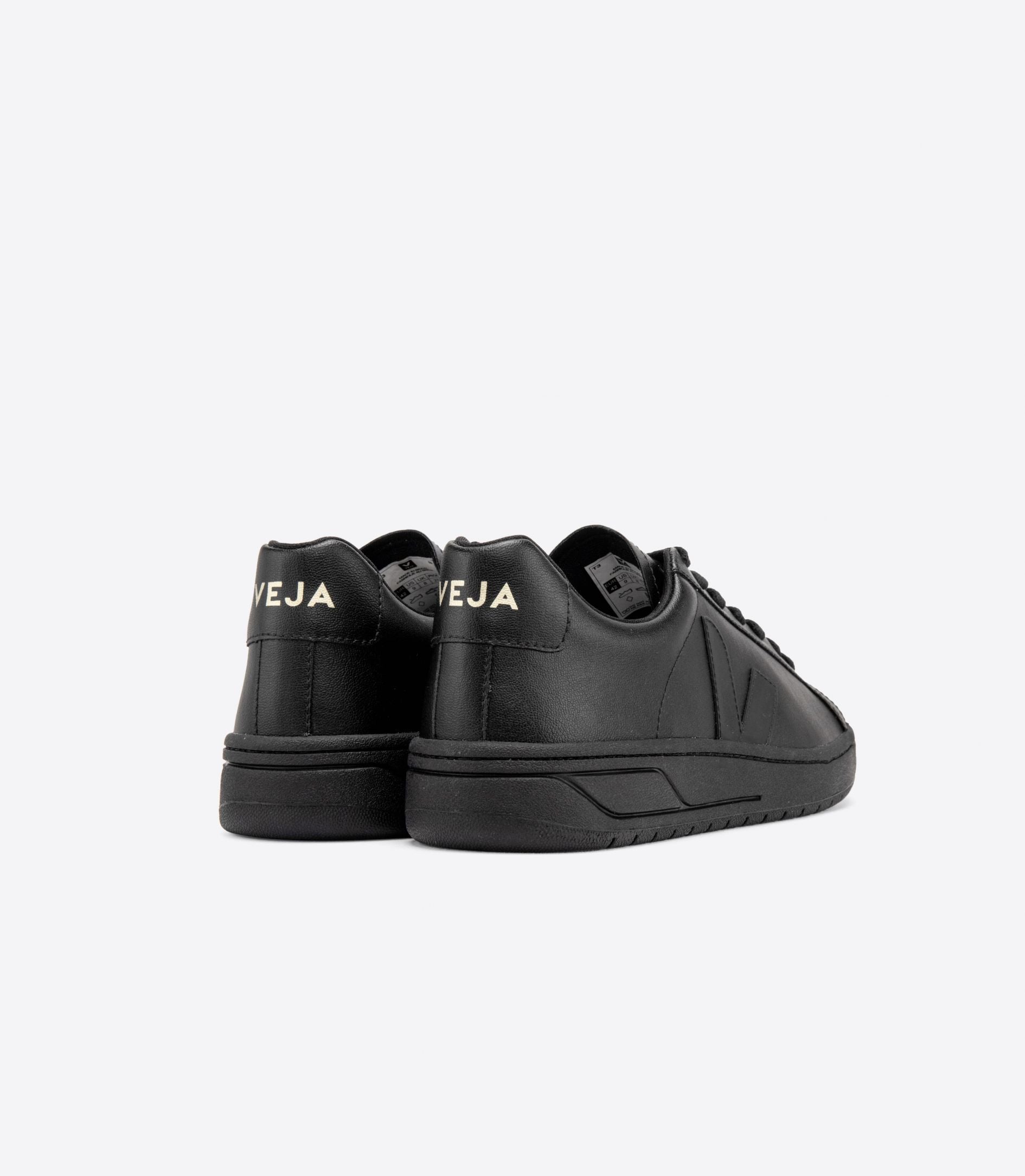 Zapatilla Veja Urca CWL Full Black