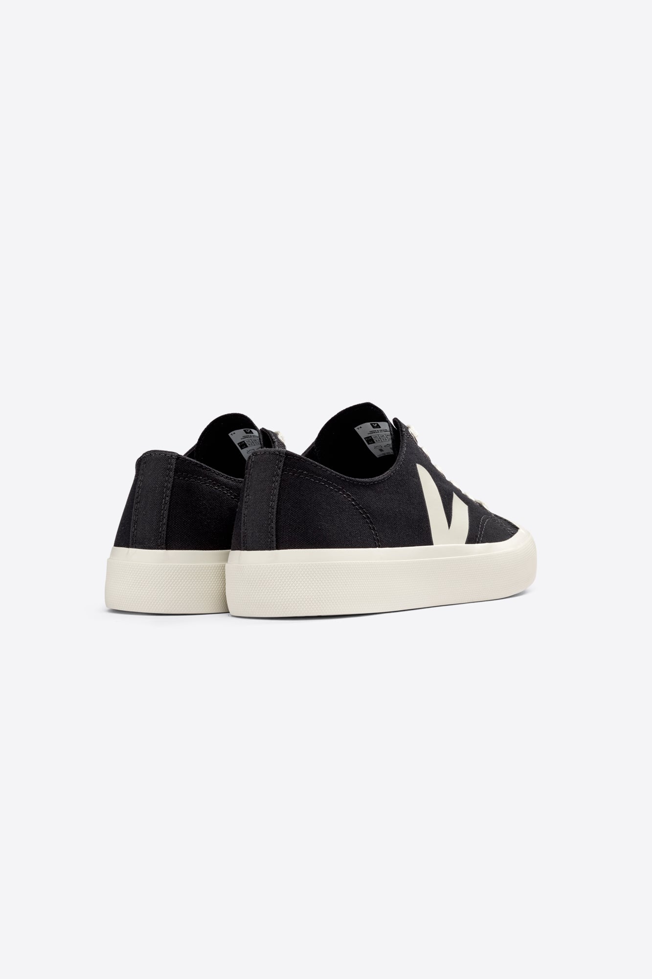 Zapatilla Veja Wata II Low Black Pierre